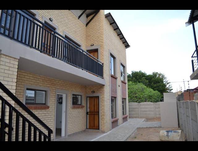 1 BEDROOM PROPERTY TO RENT IN DIE BULT